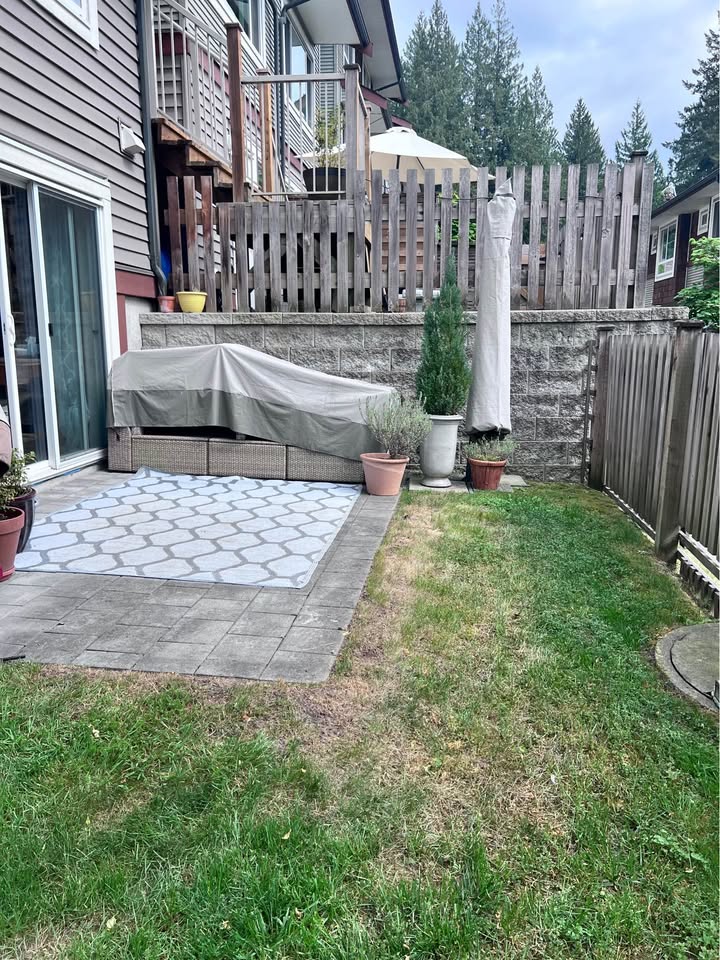 689477435_26770818629240497_5921390790913750599_n 3 Beds 2 Baths – Townhouse