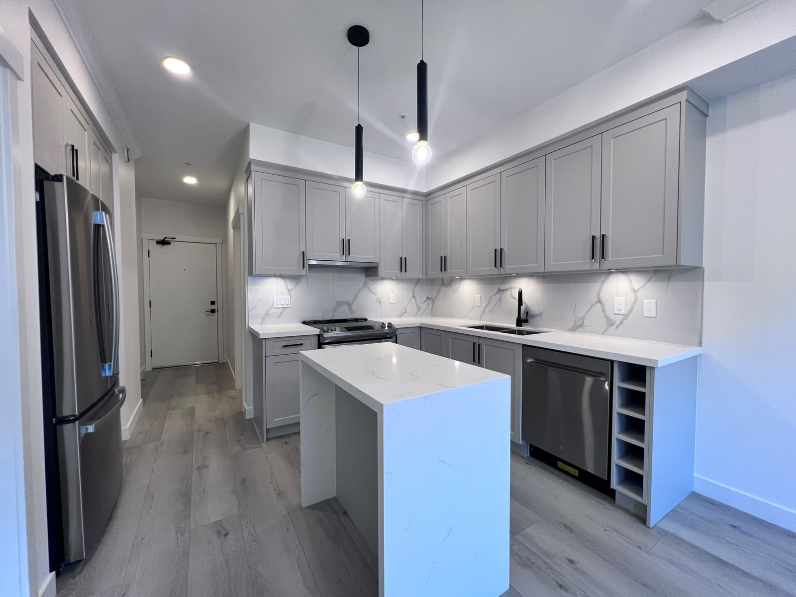 1 bed +Den 1 bath – Apartment
