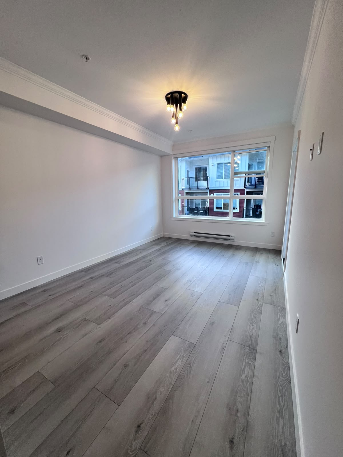 1 bed +Den 1 bath – Apartment