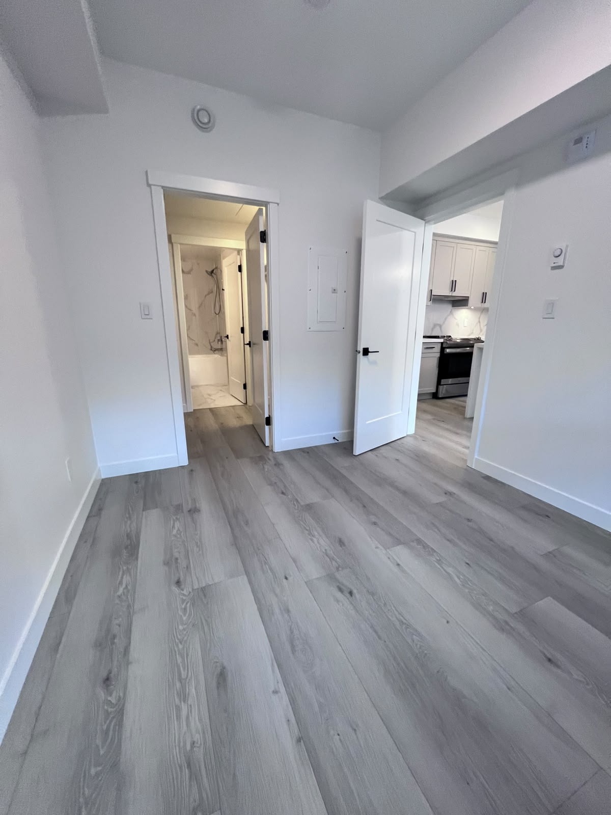 1 bed +Den 1 bath – Apartment