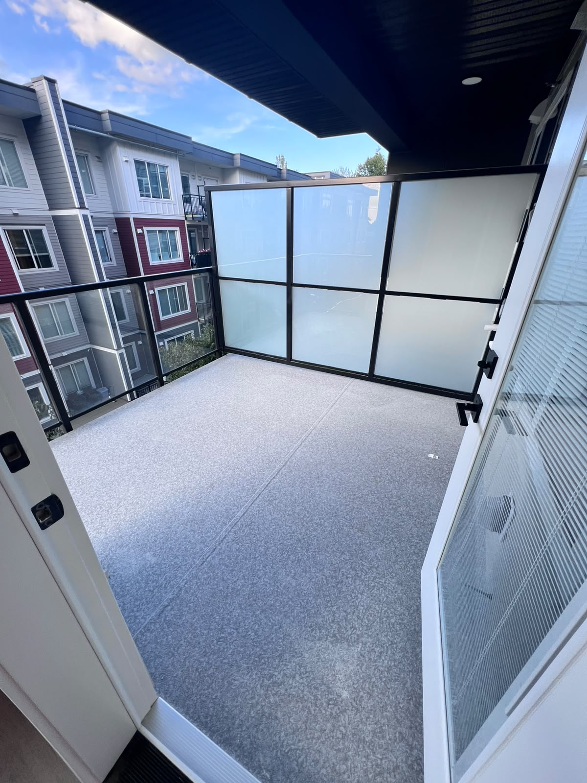 1 bed +Den 1 bath – Apartment